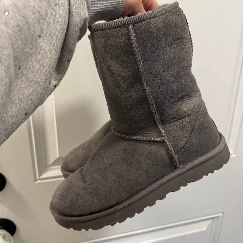 Women’s Uggs - image 2